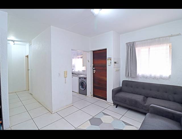 2 BEDROOM SECTIONAL TITLE FOR SALE IN GLENHAZEL